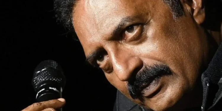 മൂന്ന് സംസ്ഥാനങ്ങളിലായി 4 വോട്ടർ ഐഡി; നടൻ പ്രകാശ് രാജിനെതിരെ ജാമ്യമില്ലാ വാറന്റ്