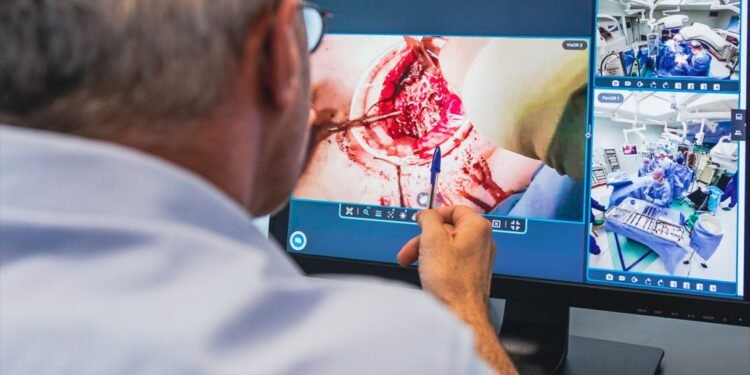 Montreal hospital livestreams surgeries for educational purposes