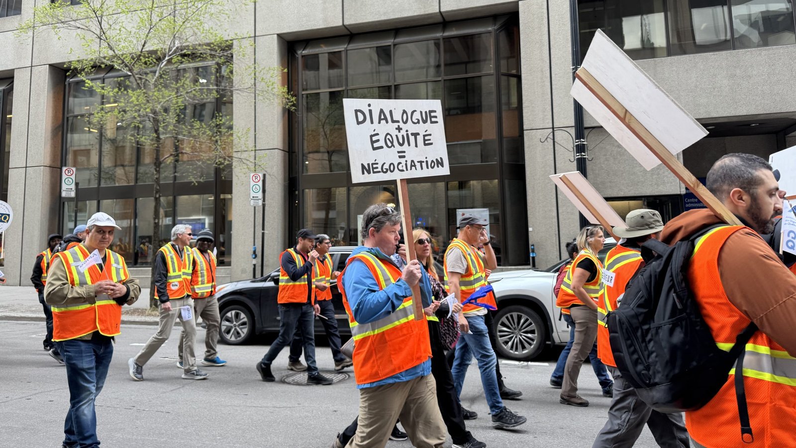 Quebec government engineers begin indefinite strike, disrupting construction sites
