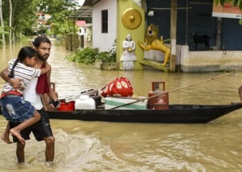 അസം പ്രളയത്തിൽ മരണസംഖ്യ 47 ആയി; 7 ലക്ഷത്തിലേറെ പേരെ ബാധിച്ചതായി റിപ്പോർട്ട്