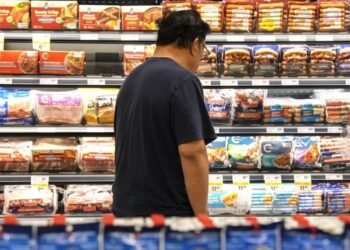 Complaining Could Ruin the Business! Canada's New Grocery Law Faces a Crisis