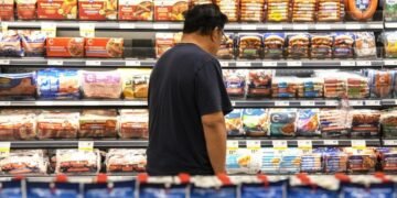 Complaining Could Ruin the Business! Canada's New Grocery Law Faces a Crisis