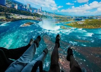 An aerial view where you can feel the wind and mist! 'Flying Theater' creates a splash at Niagara.