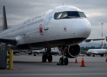 Rising fuel costs and low passenger numbers: Air Canada cuts US services again.