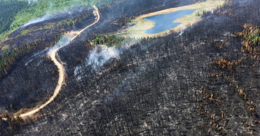 Wildfires spread in Quebec; US and France offer assistance.