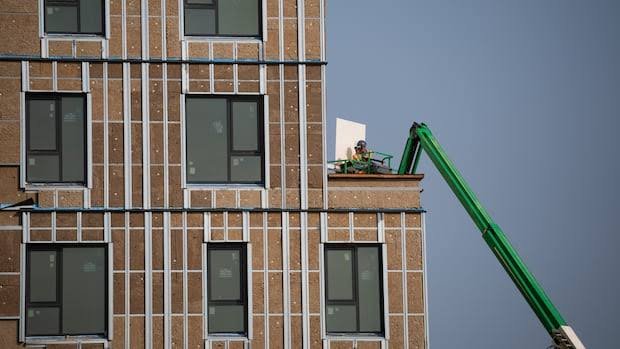 Quebec, Ottawa announce funding for 1,650 new affordable housing units in Montreal