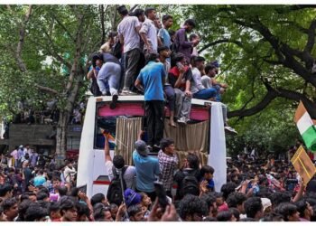 സിജെപി പാർലമെന്റ് മാർച്ച് സംഘർഷം: രണ്ട് എഫ്‌ഐആറുകൾ രജിസ്റ്റർ ചെയ്തു; 70 പേർ പോലീസ് കസ്റ്റഡിയിൽ