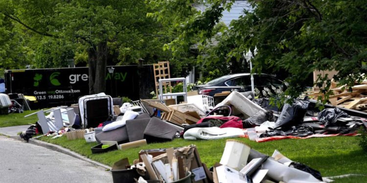 Ontario Quebec storm losses THE CANADIAN PRESS/Justin Tang