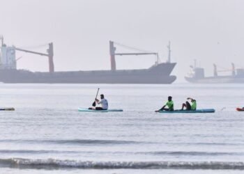 Pirates hijack ships in Yemen and Somalia