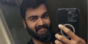 ഡൗൺടൗൺ ടൊറന്റോയിൽ യുവാവിനെ ബസ്സിനുള്ളിൽ മരിച്ച നിലയിൽ കണ്ടെത്തി; മലയാളിയെന്ന് വിവരം 2 abhishek vijayan