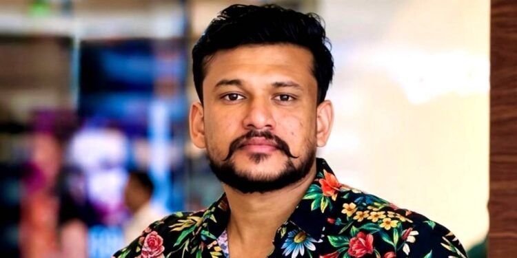 ‘മുട്ടിന് വെടിവെച്ചാലും മുട്ടുകുത്തില്ല!’ ഒളിവിലിരുന്ന് പൊലീസിനെ വെല്ലുവിളിച്ച് അർജുൻ ആയങ്കിയുടെ ഫേസ്ബുക്ക് പോസ്റ്റ്