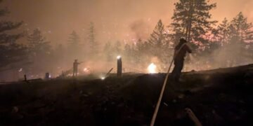BC Wildfire; സമ്മർലാൻഡ് കാട്ടുതീ: രക്ഷാപ്രവർത്തനം തുടരുന്നു 2 bc wild fire