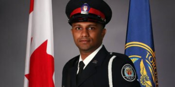 Malayali In Toronto Police കോർപ്പറേറ്റ് ജോലി ഉപേക്ഷിച്ച് പൊലീസിലേക്ക്; ടൊറന്റോ പൊലീസിൽ ഇനി മലയാളിത്തിളക്കം 2 Christen Joseph