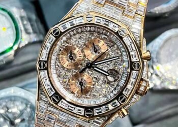Luxury Watch Customization; ആഡംബര വാച്ചുകൾ കസ്റ്റമൈസ് ചെയ്തതിനെതിരെ നിയമനടപടി; ആരോപണങ്ങൾ നിഷേധിച്ച് ജ്വല്ലറി 5 customized luxury watch