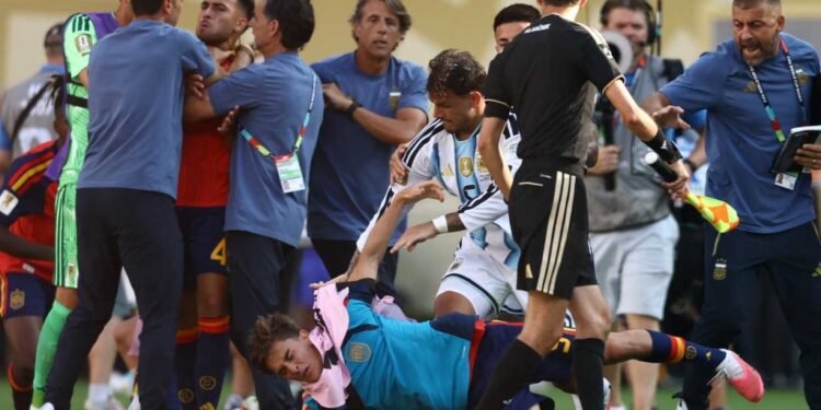 FIFA bans Argentina Spain players