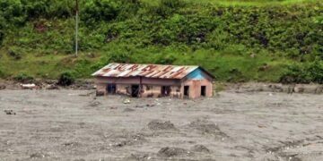 നേപ്പാളിൽ കുടുങ്ങിയ മലയാളികൾ നാട്ടിലേക്ക്; 45 പേർ സുരക്ഷിതർ, ഇനി കണ്ടെത്താനുളളത് 7 പേരെ 3 Nepal Flood Malayalis