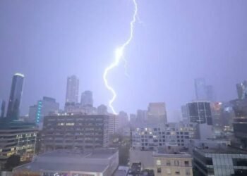 Record 1,725 lightning strikes in Metro Vancouver