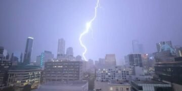 Record 1,725 lightning strikes in Metro Vancouver