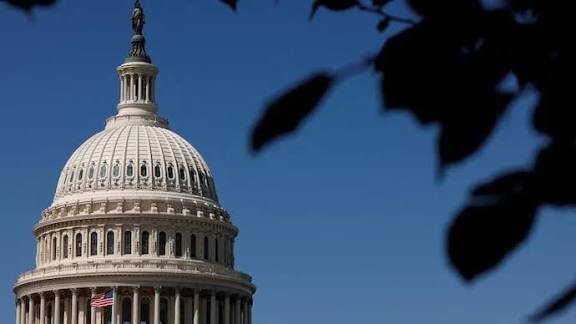 US Senate passes bill imposing 100% tariff on countries buying Russian oil.