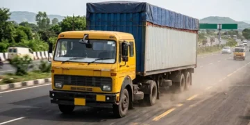 56% വാഹനങ്ങൾക്കും ഇൻഷുറൻസില്ല; ഇന്ധനം നിഷേധിക്കുന്നത് പരിഗണിക്കാൻ സുപ്രീംകോടതി നിർദേശം