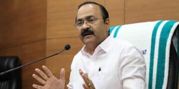 മഴക്കെടുതി: ധനസഹായം പ്രഖ്യാപിച്ച് മുഖ്യമന്ത്രി; വീടും സ്ഥലവും നഷ്ടമായവർക്ക് 12 ലക്ഷം രൂപ നൽകും
