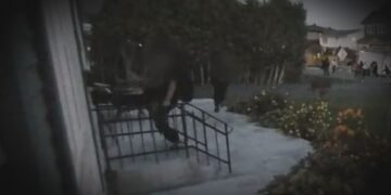teen-door-smashing-trend