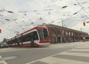 TTC 504 streetcar on King Street West during construction