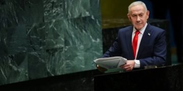 Benjamin Netanyahu speaks at UN as delegates walk out