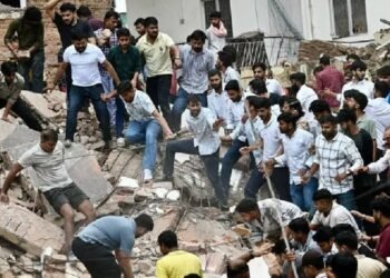Delhi Satyam Niketan hostel building collapse rescue operation