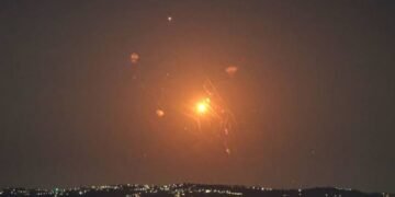 US strikes Iranian oil tankers as Iran attacks US base