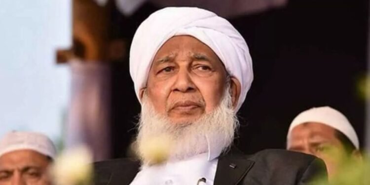 സ്ത്രീവിരുദ്ധ പരാമർശ വിവാദം കത്തുന്നു; ആത്മീയ ചർച്ചകൾ വഴിതിരിച്ചുവിടാൻ ശ്രമമെന്ന് കാന്തപുരം 1 Kanthapuram A.P. Aboobacker Musliyar during controversy over women remarks