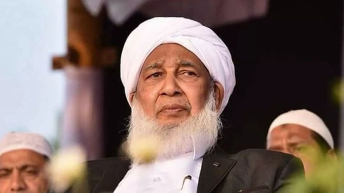 Kanthapuram A.P. Aboobacker Musliyar during controversy over women remarks