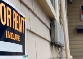 Home 21 For Rent signs display