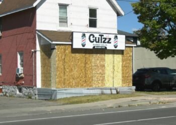 Cutz Barber Salon in Vanier