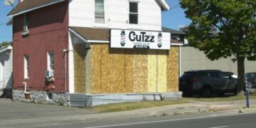 Cutz Barber Salon in Vanier
