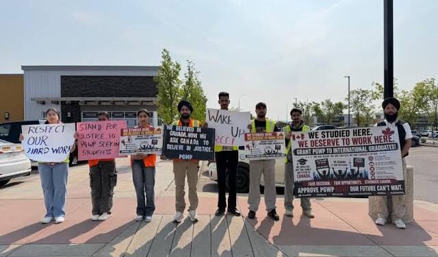 Indian Students ഇന്ത്യൻ വിദ്യാർത്ഥിക്ക് രാജ്യം വിടാൻ നോട്ടീസ്, ഭയന്ന് വിദേശ വിദ്യാർത്ഥികൾ; പ്രധാനമന്ത്രിക്ക് കത്തയച്ച് വിവിധ സംഘടനകൾ 1 calgery students protest