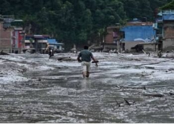 Two days after watching scenes of a devastating flash flood that shook the world, Darren Tosh was on a plane to the disaster zone in Nepal.