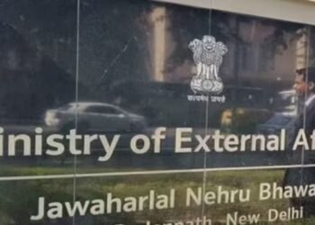 റഷ്യൻ സൈന്യത്തിൽ ചേരരുത്; ഇന്ത്യൻ പൗരന്മാർക്ക് കർശന മുന്നറിയിപ്പുമായി വിദേശകാര്യ മന്ത്രാലയം 1 India warns citizens against Russian military recruitment